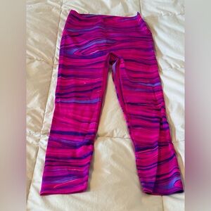 K-Deer Capri Length Leggings Size MED